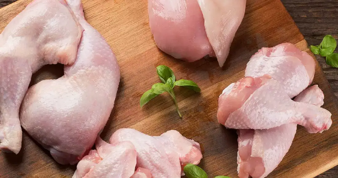 The Nutrition of Chicken Breasts vs. Thighs 