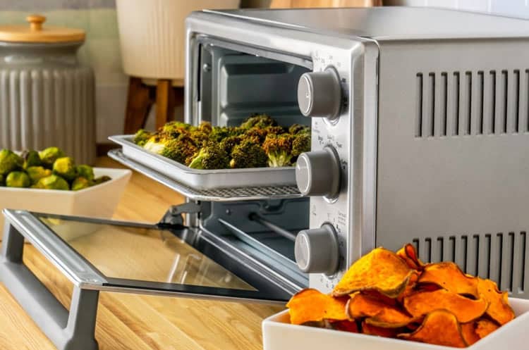 Oster-Toaster-Oven-With-Air-Fryer Oster Toaster Oven With Air Fryer – Pros And Cons